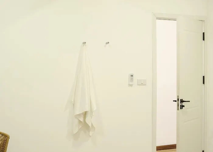 2br Stylist Rare Find China Town