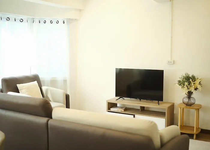 2br Stylist Rare Find China Town